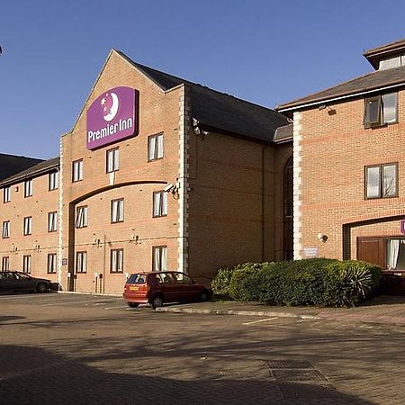 Premier Inn Guildford North - A3 Εξωτερικό φωτογραφία