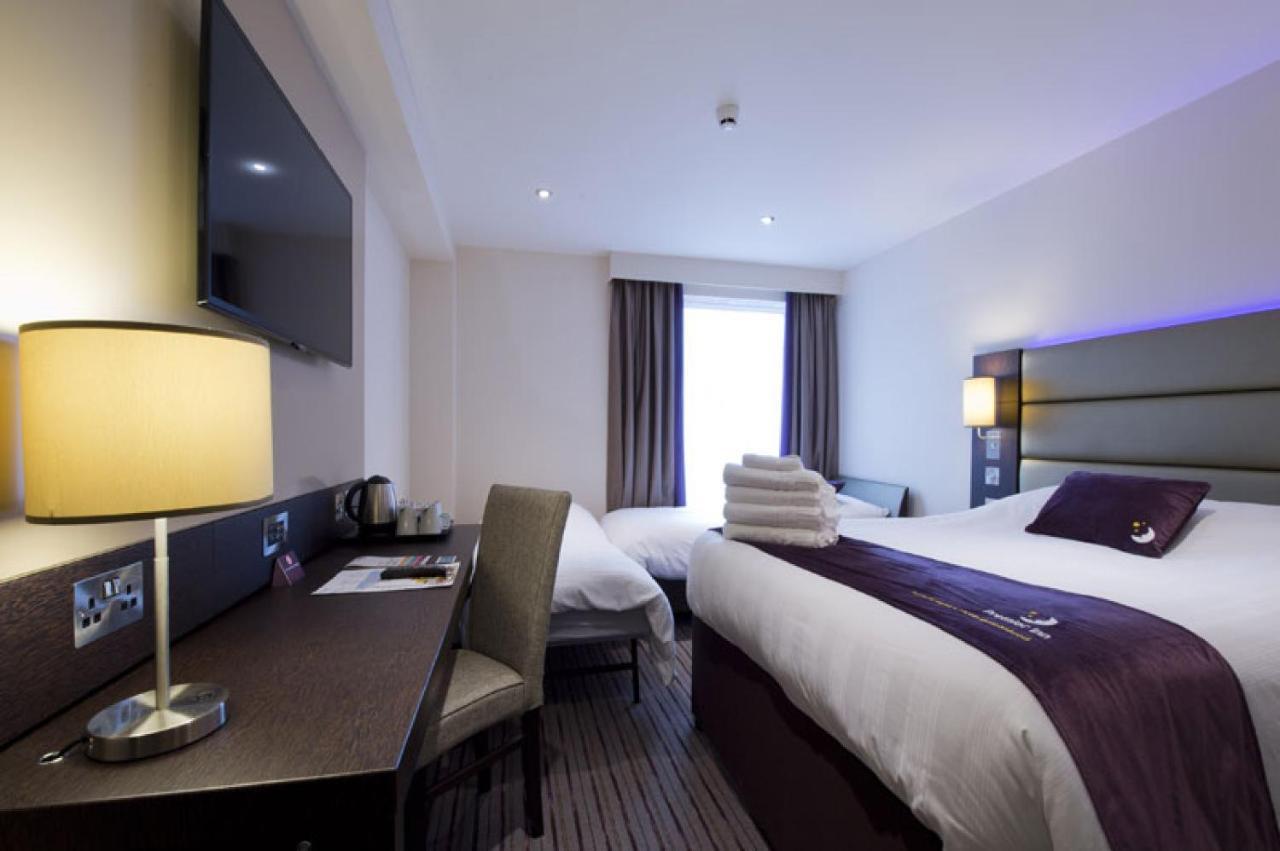 Premier Inn Guildford North - A3 Εξωτερικό φωτογραφία
