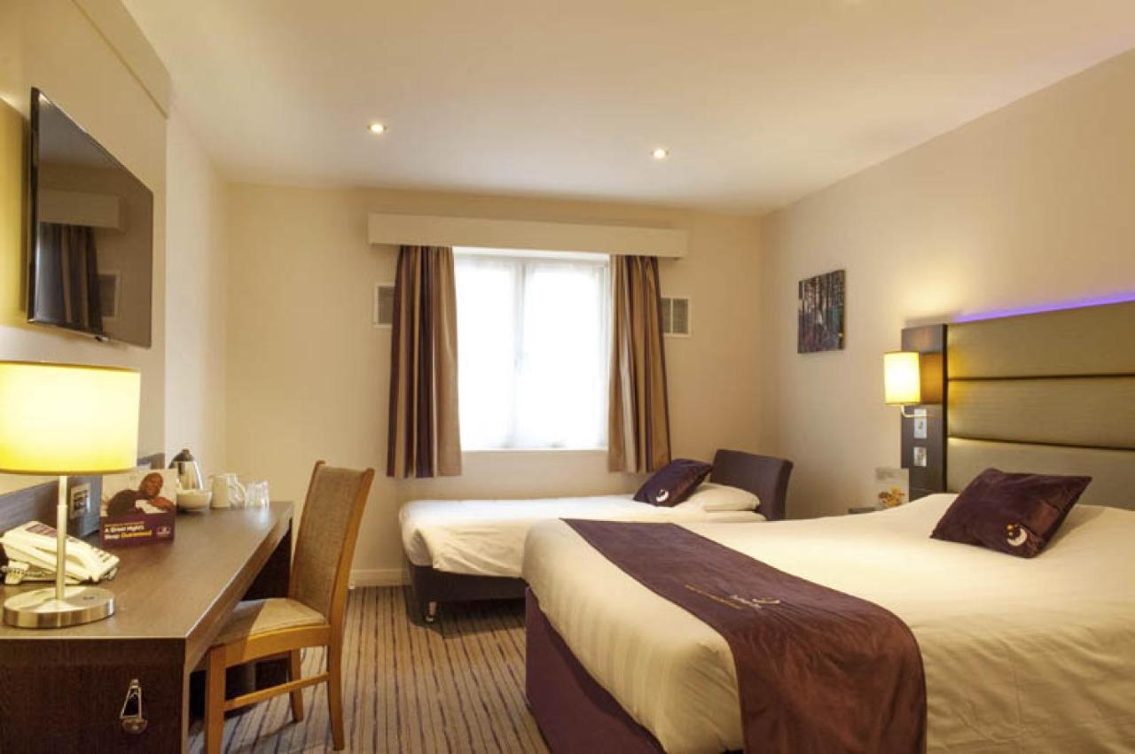 Premier Inn Guildford North - A3 Εξωτερικό φωτογραφία