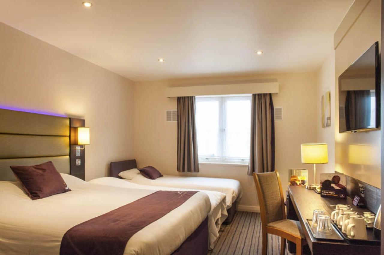 Premier Inn Guildford North - A3 Εξωτερικό φωτογραφία
