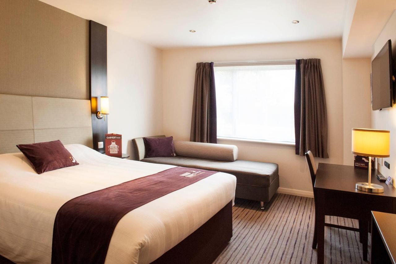 Premier Inn Guildford North - A3 Εξωτερικό φωτογραφία